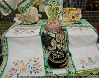 Татарский национальный орнамент в костюмах учащихся